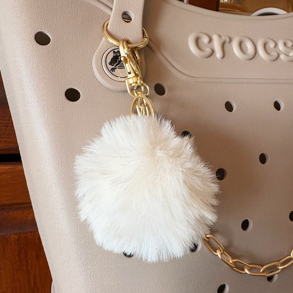 ♥️💖 Cream Faux Fur Puff Ball Bag Charm or Keychain NWT - Picture 3 of 5